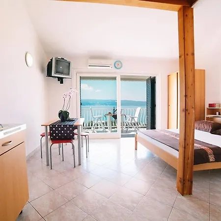In With Sea View, Terrace, Air Conditioning, Wifi 4167-6 Duće