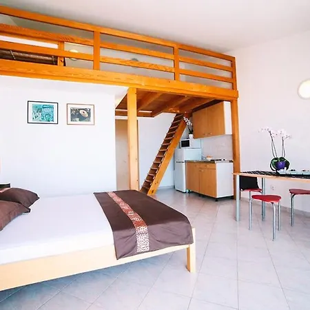 In With Sea View, Terrace, Air Conditioning, Wifi 4167-6 شقة